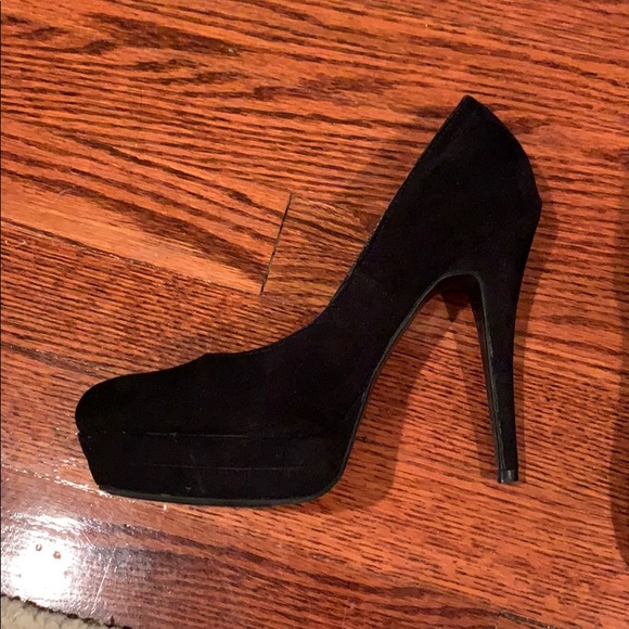 Lauren Conrad black suede stilletos - Picture 3 of 4